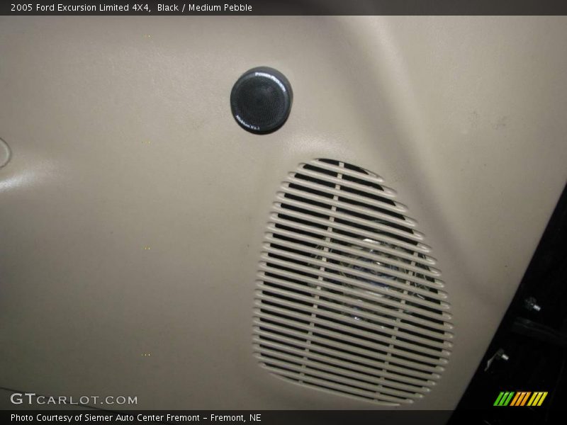 Black / Medium Pebble 2005 Ford Excursion Limited 4X4