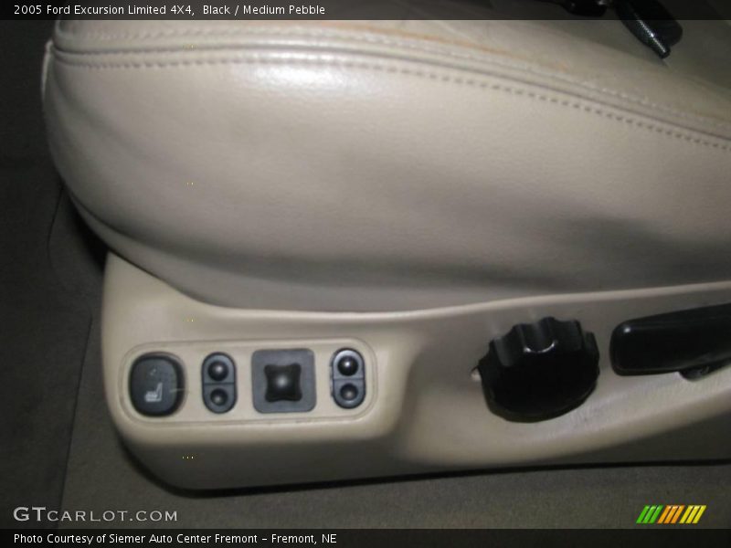 Black / Medium Pebble 2005 Ford Excursion Limited 4X4