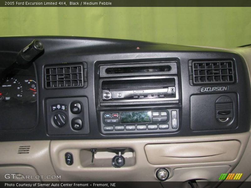Black / Medium Pebble 2005 Ford Excursion Limited 4X4