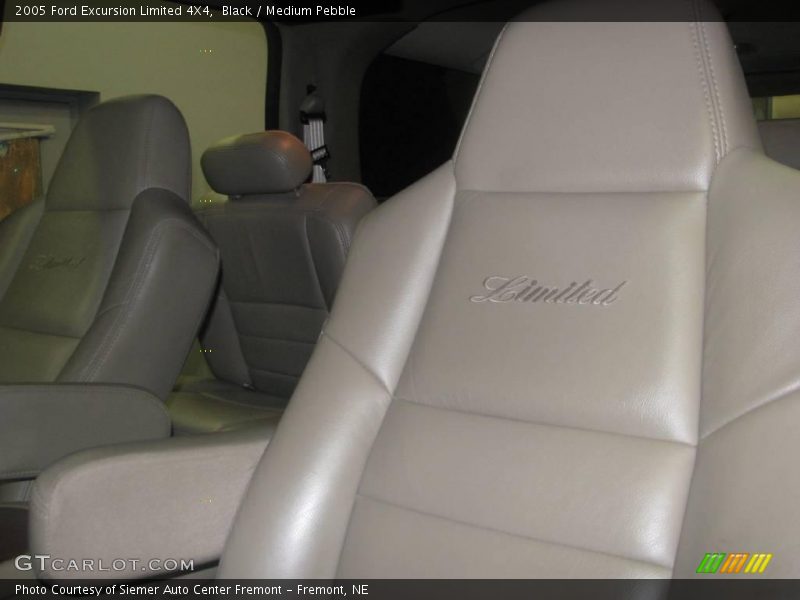 Black / Medium Pebble 2005 Ford Excursion Limited 4X4