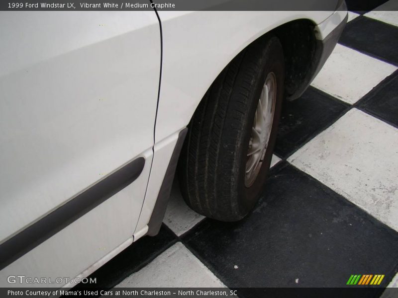 Vibrant White / Medium Graphite 1999 Ford Windstar LX