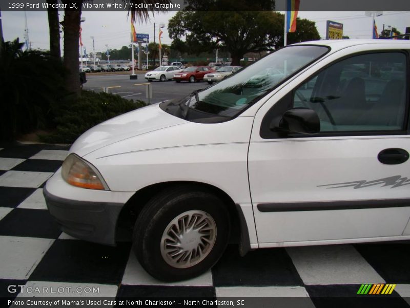 Vibrant White / Medium Graphite 1999 Ford Windstar LX