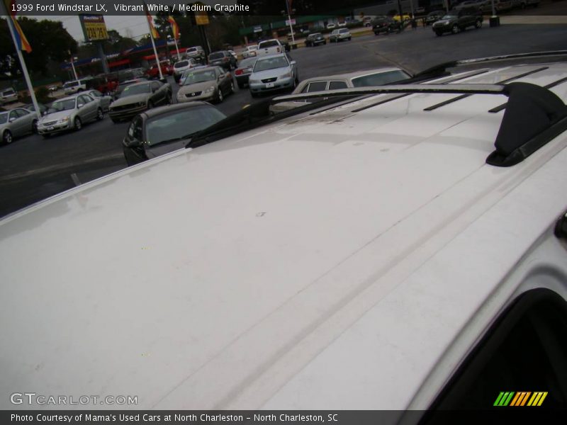 Vibrant White / Medium Graphite 1999 Ford Windstar LX
