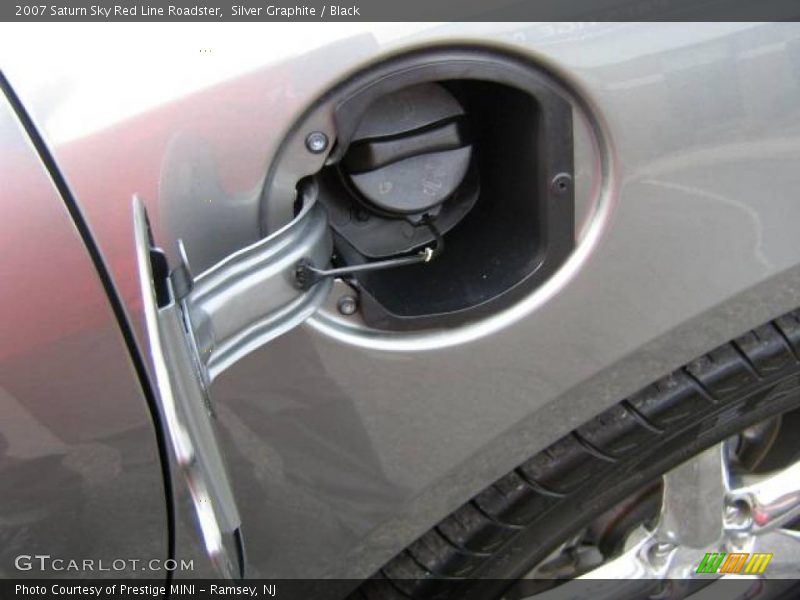 Silver Graphite / Black 2007 Saturn Sky Red Line Roadster