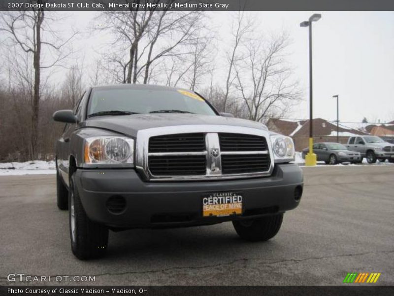Mineral Gray Metallic / Medium Slate Gray 2007 Dodge Dakota ST Club Cab