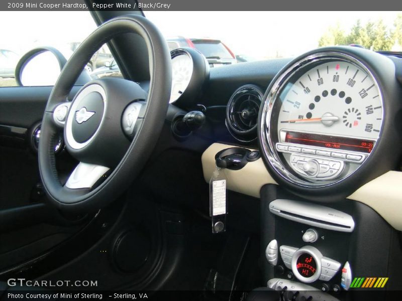 Pepper White / Black/Grey 2009 Mini Cooper Hardtop