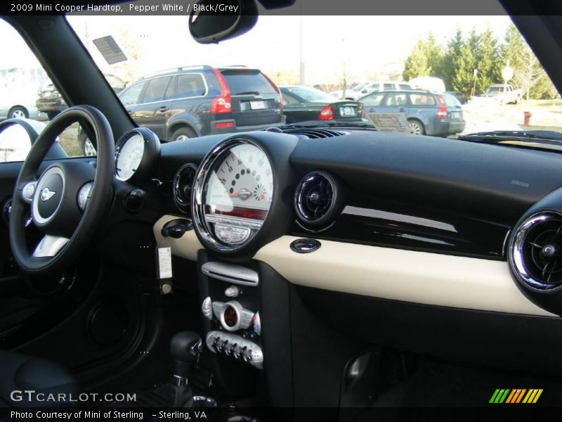 Pepper White / Black/Grey 2009 Mini Cooper Hardtop
