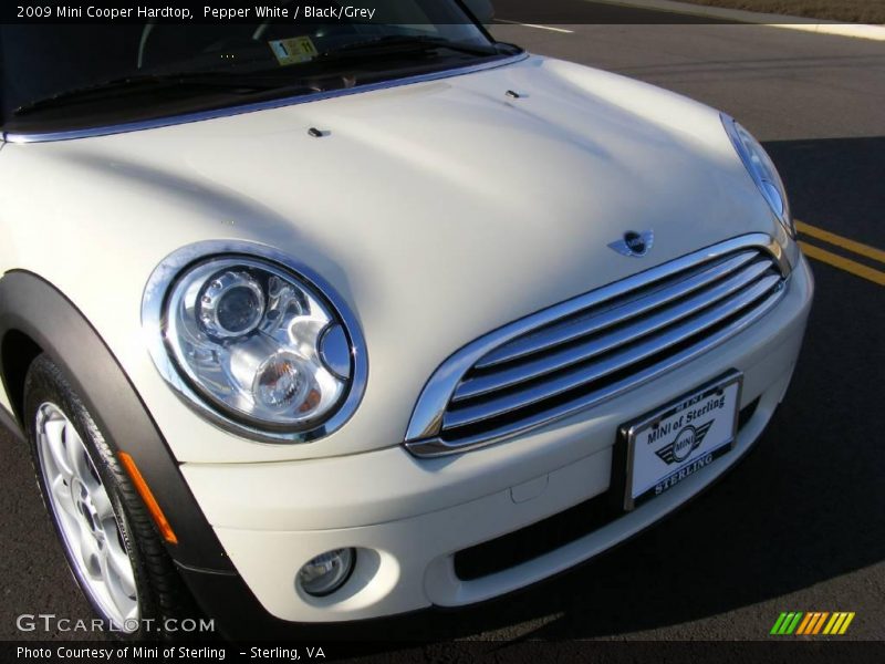 Pepper White / Black/Grey 2009 Mini Cooper Hardtop