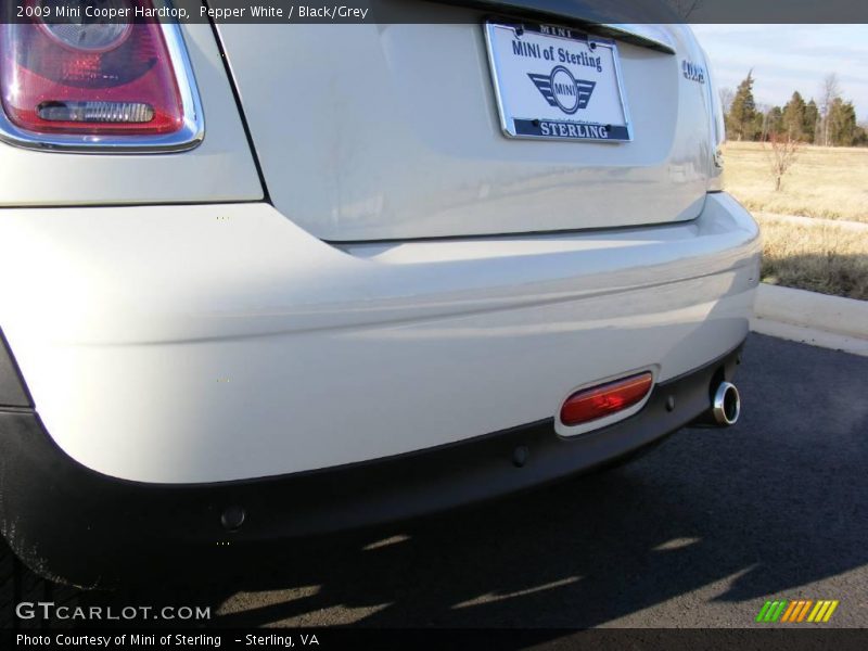 Pepper White / Black/Grey 2009 Mini Cooper Hardtop