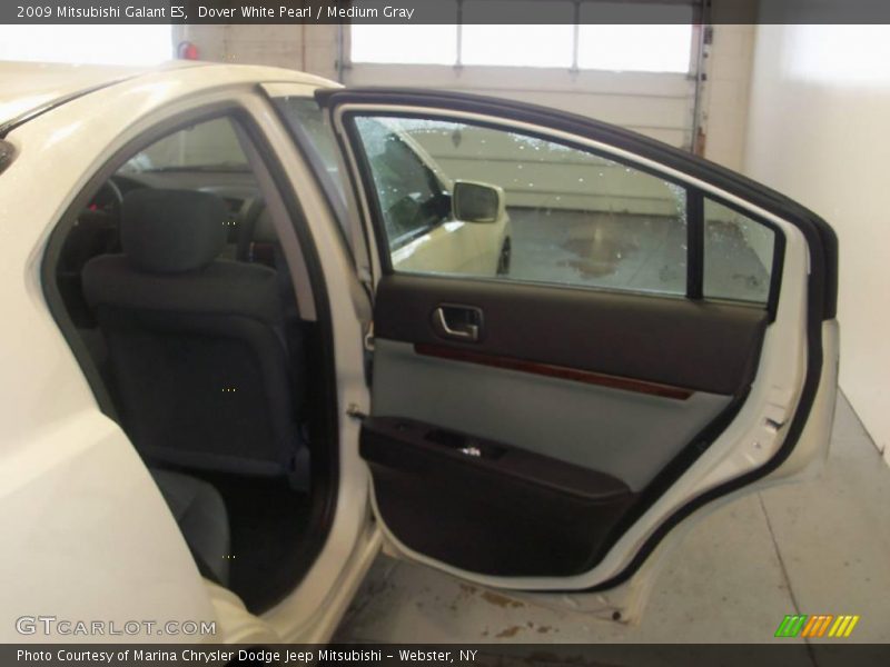 Dover White Pearl / Medium Gray 2009 Mitsubishi Galant ES