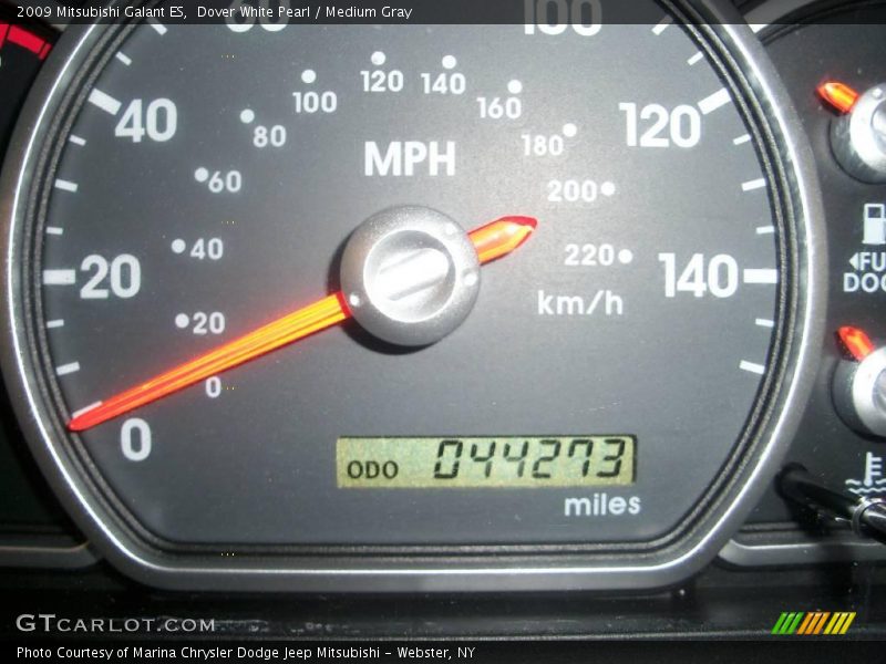 Dover White Pearl / Medium Gray 2009 Mitsubishi Galant ES