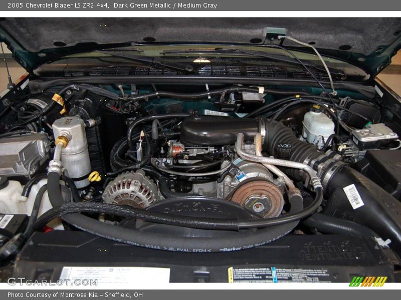 Dark Green Metallic / Medium Gray 2005 Chevrolet Blazer LS ZR2 4x4