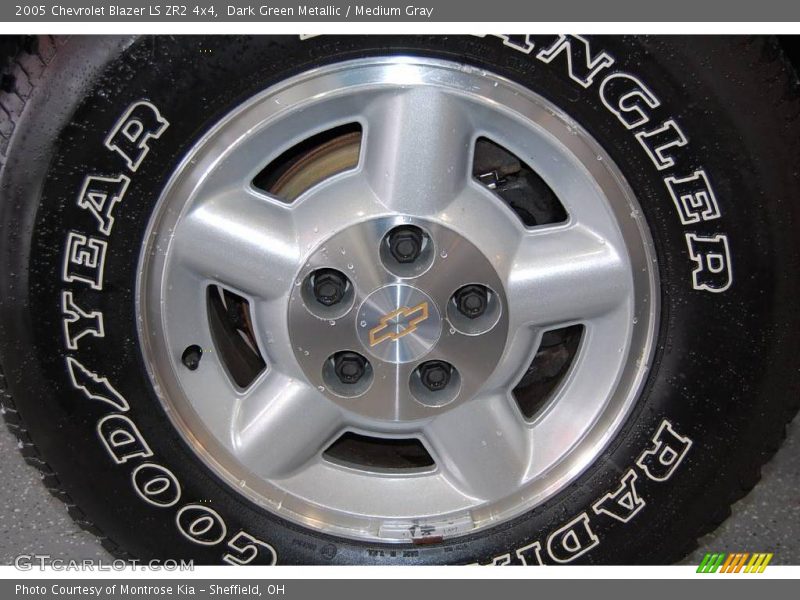 Dark Green Metallic / Medium Gray 2005 Chevrolet Blazer LS ZR2 4x4