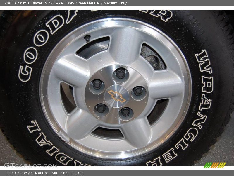 Dark Green Metallic / Medium Gray 2005 Chevrolet Blazer LS ZR2 4x4