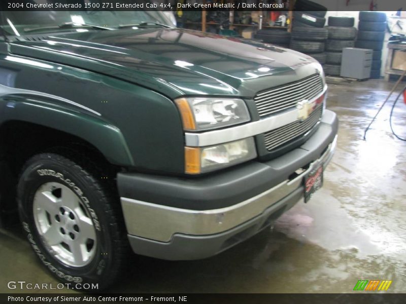 Dark Green Metallic / Dark Charcoal 2004 Chevrolet Silverado 1500 Z71 Extended Cab 4x4