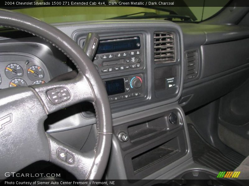 Dark Green Metallic / Dark Charcoal 2004 Chevrolet Silverado 1500 Z71 Extended Cab 4x4