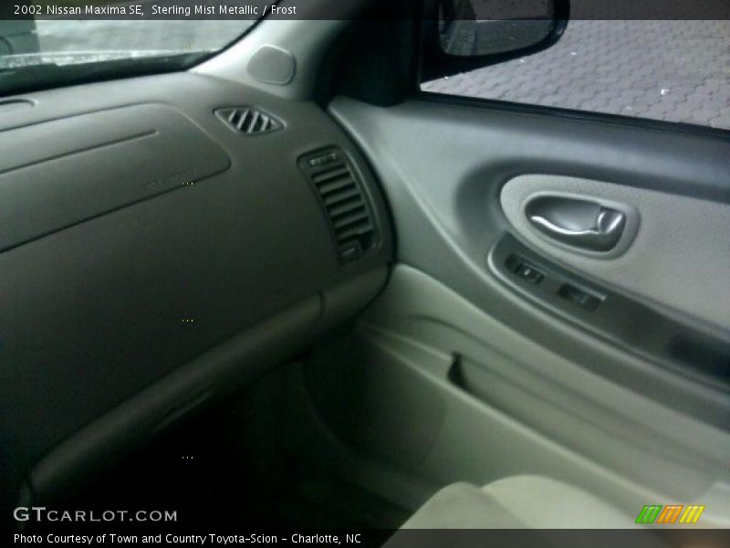 Sterling Mist Metallic / Frost 2002 Nissan Maxima SE