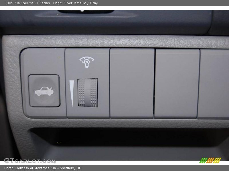 Bright Silver Metallic / Gray 2009 Kia Spectra EX Sedan