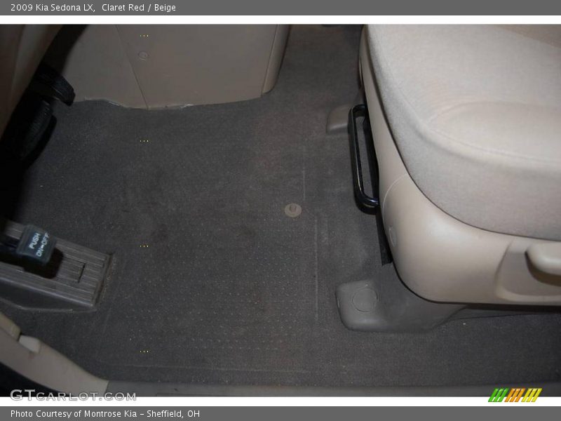 Claret Red / Beige 2009 Kia Sedona LX