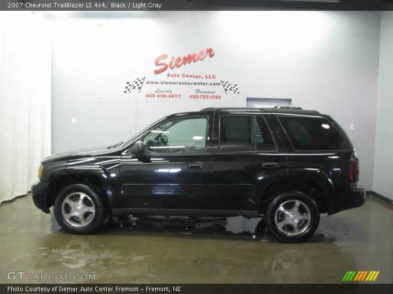 Black / Light Gray 2007 Chevrolet TrailBlazer LS 4x4