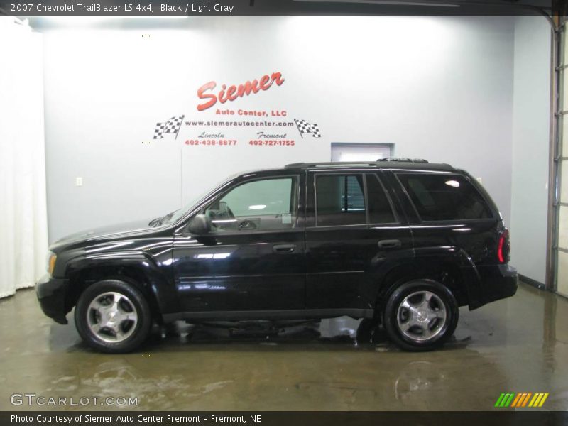 Black / Light Gray 2007 Chevrolet TrailBlazer LS 4x4