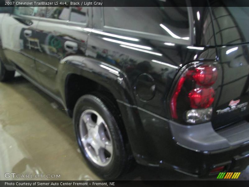 Black / Light Gray 2007 Chevrolet TrailBlazer LS 4x4