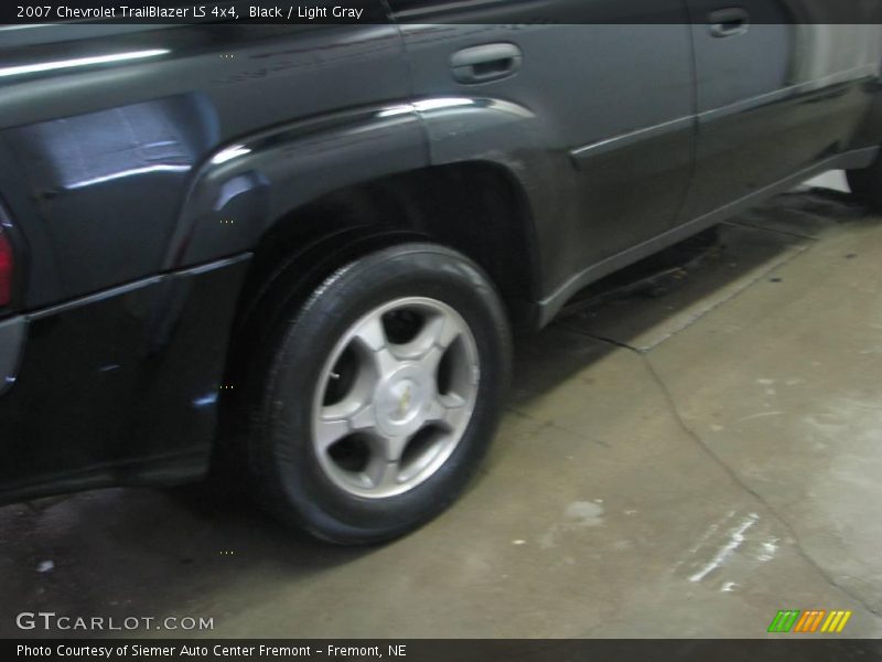 Black / Light Gray 2007 Chevrolet TrailBlazer LS 4x4
