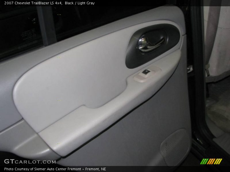 Black / Light Gray 2007 Chevrolet TrailBlazer LS 4x4