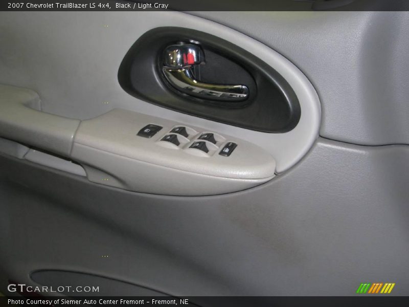 Black / Light Gray 2007 Chevrolet TrailBlazer LS 4x4