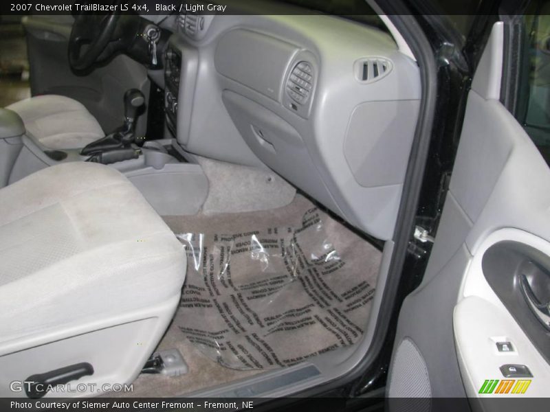 Black / Light Gray 2007 Chevrolet TrailBlazer LS 4x4