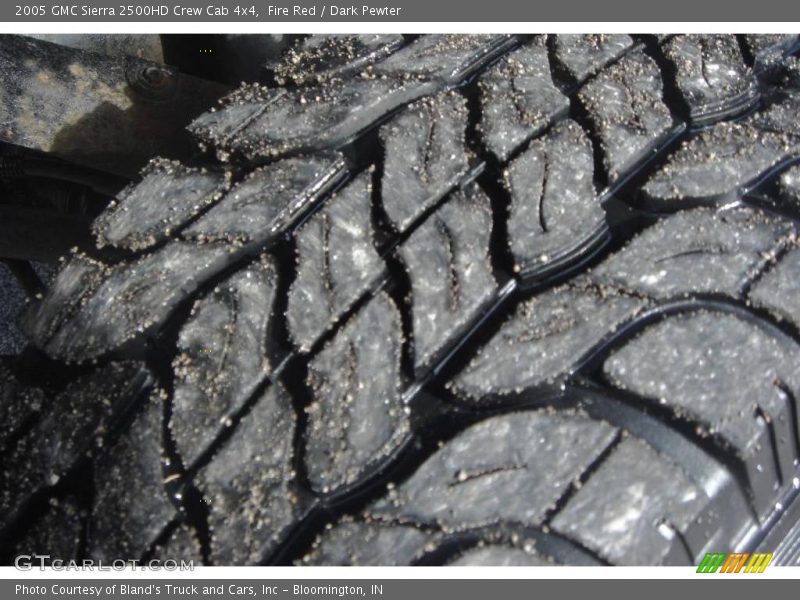 Fire Red / Dark Pewter 2005 GMC Sierra 2500HD Crew Cab 4x4