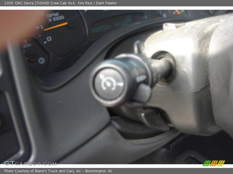 Fire Red / Dark Pewter 2005 GMC Sierra 2500HD Crew Cab 4x4