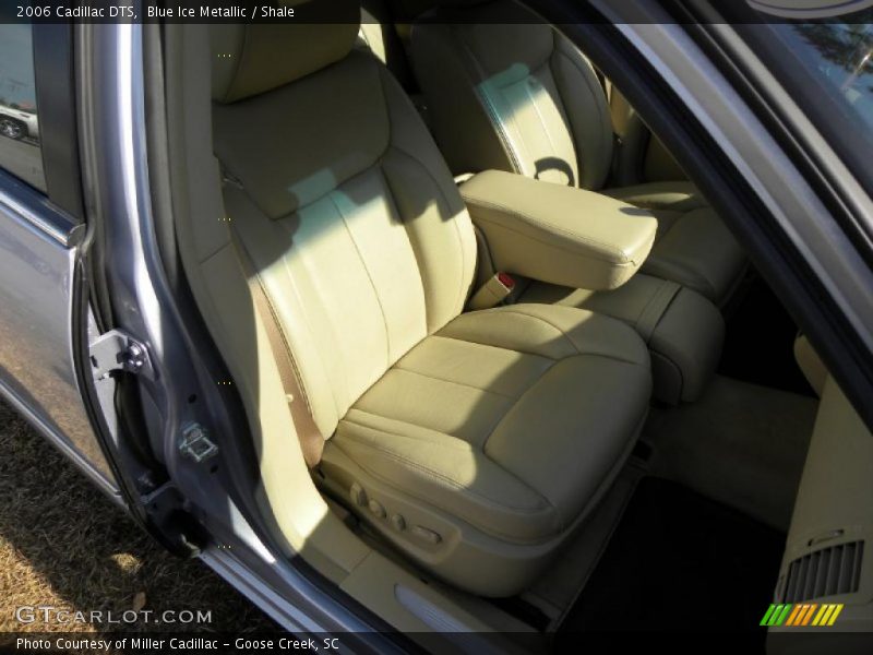 Blue Ice Metallic / Shale 2006 Cadillac DTS