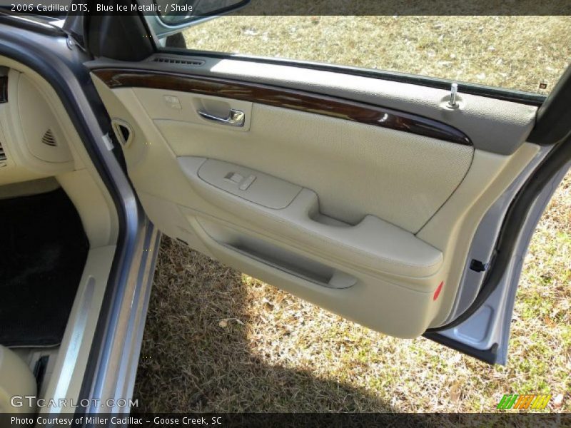 Blue Ice Metallic / Shale 2006 Cadillac DTS