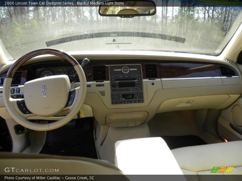 Black / Medium Light Stone 2006 Lincoln Town Car Designer Series