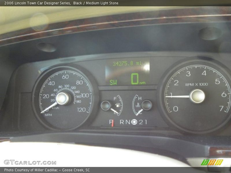 Black / Medium Light Stone 2006 Lincoln Town Car Designer Series