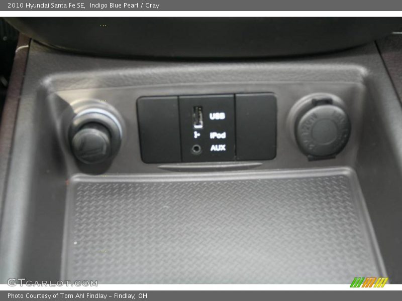 Indigo Blue Pearl / Gray 2010 Hyundai Santa Fe SE