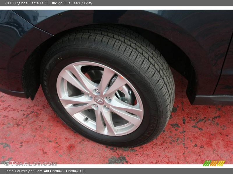 Indigo Blue Pearl / Gray 2010 Hyundai Santa Fe SE