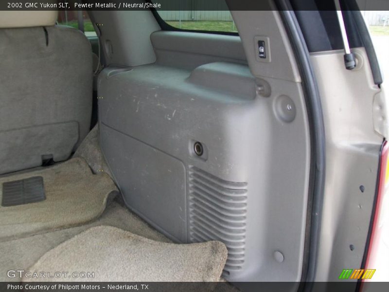 Pewter Metallic / Neutral/Shale 2002 GMC Yukon SLT