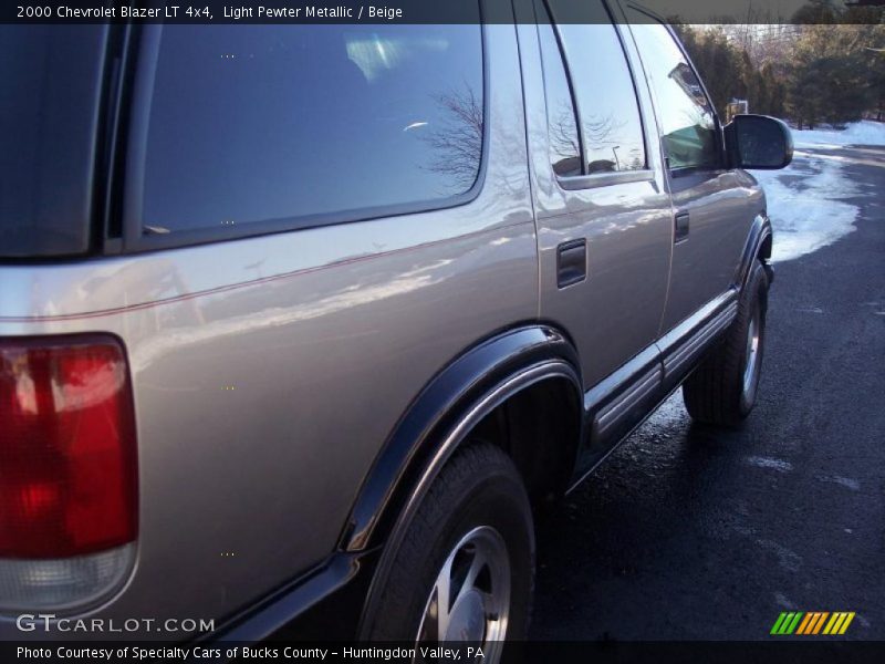 Light Pewter Metallic / Beige 2000 Chevrolet Blazer LT 4x4