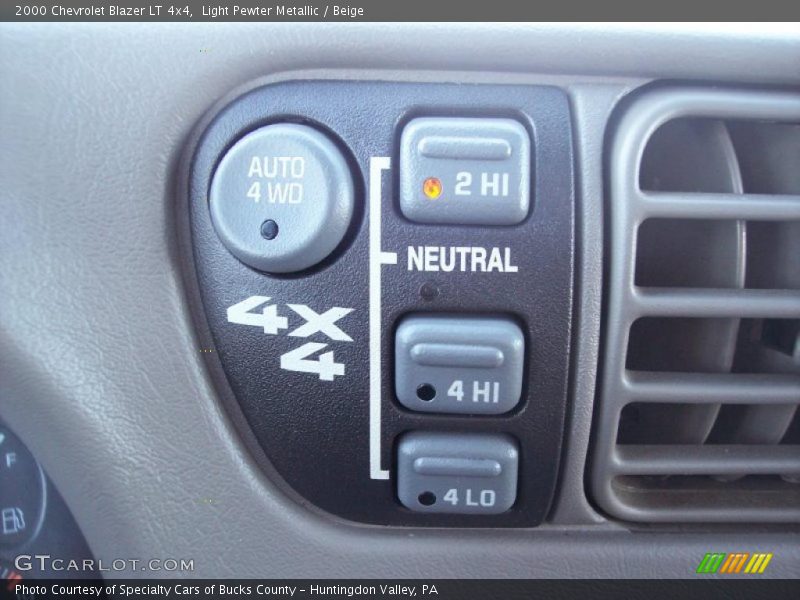Light Pewter Metallic / Beige 2000 Chevrolet Blazer LT 4x4