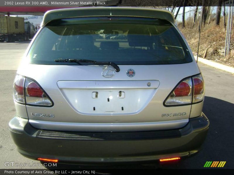 Millennium Silver Metallic / Black 2002 Lexus RX 300 AWD