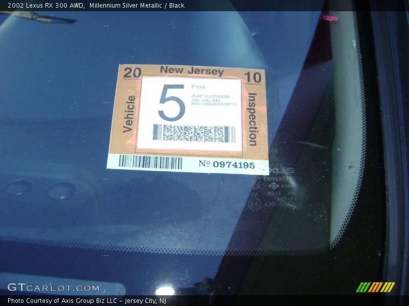 Millennium Silver Metallic / Black 2002 Lexus RX 300 AWD