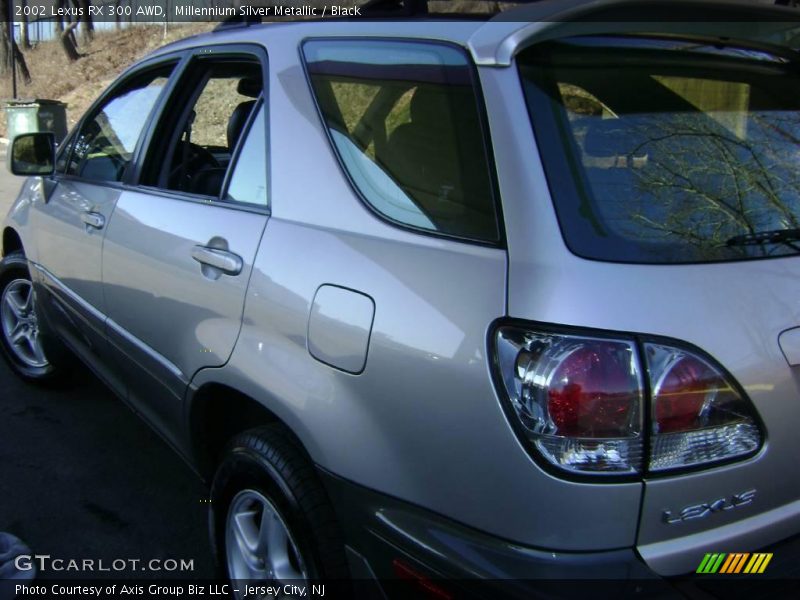 Millennium Silver Metallic / Black 2002 Lexus RX 300 AWD