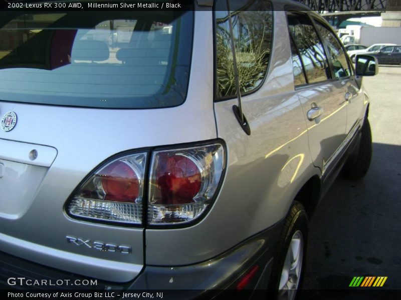 Millennium Silver Metallic / Black 2002 Lexus RX 300 AWD