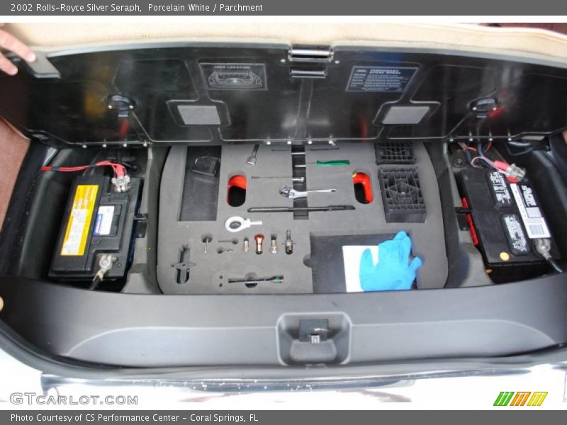 Porcelain White / Parchment 2002 Rolls-Royce Silver Seraph