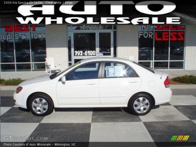 Clear White / Beige 2009 Kia Spectra EX Sedan