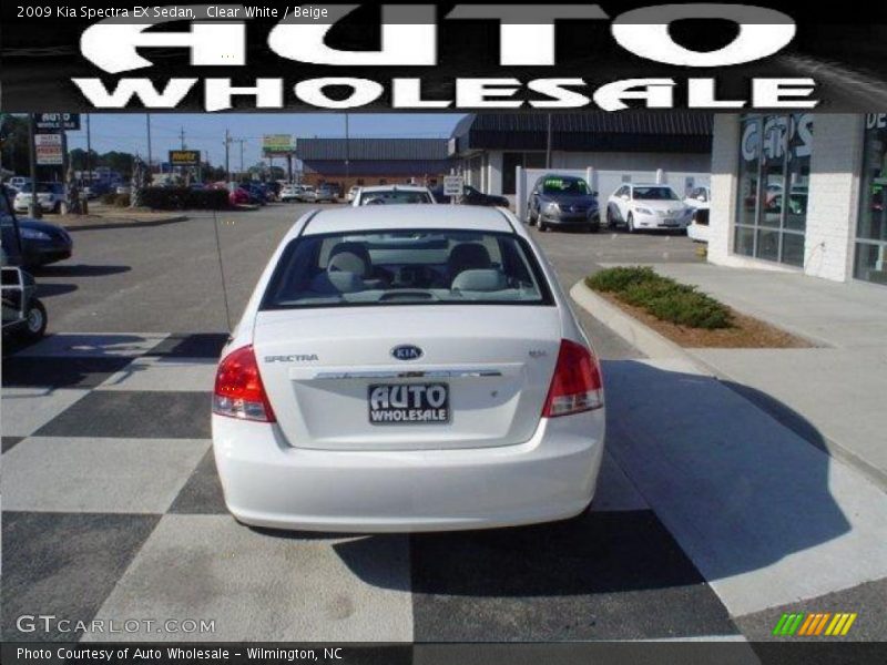 Clear White / Beige 2009 Kia Spectra EX Sedan