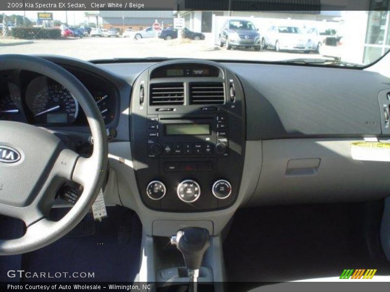 Clear White / Beige 2009 Kia Spectra EX Sedan