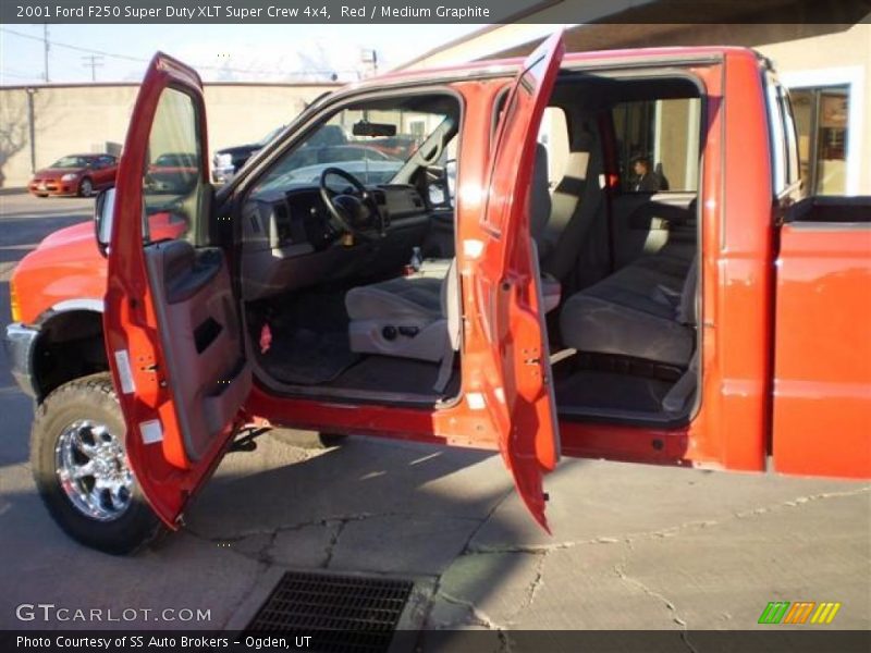 Red / Medium Graphite 2001 Ford F250 Super Duty XLT Super Crew 4x4